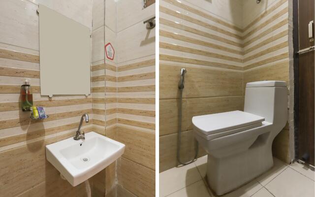 OYO 70642 Noida Villa