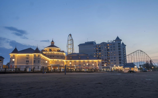Cedar Point's Hotel Breakers