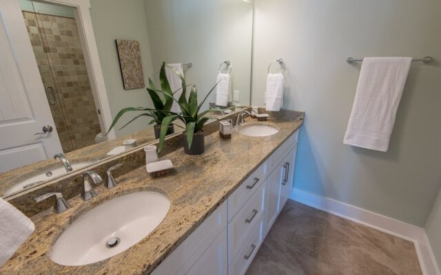 Azure Beach House Apartment 3