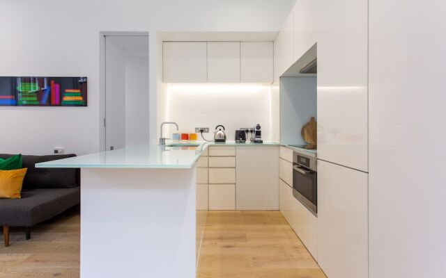 2 Bed 2 Bath Apartment Off Regent Street