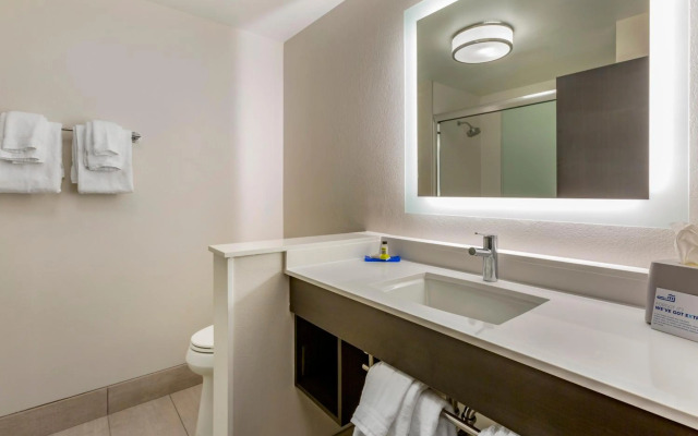 Holiday Inn Express & Suites Ashtabula-Geneva