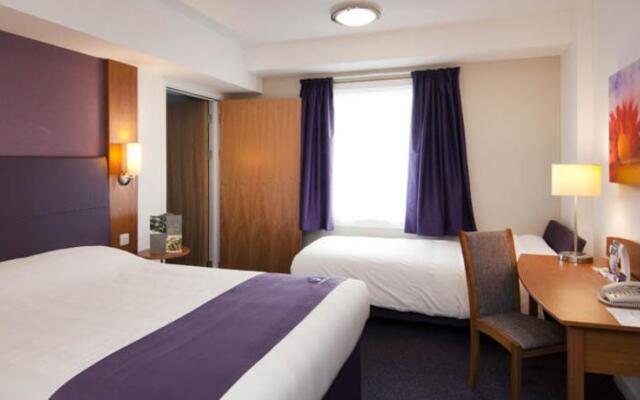 Premier Inn Wigan West (M6, J26)