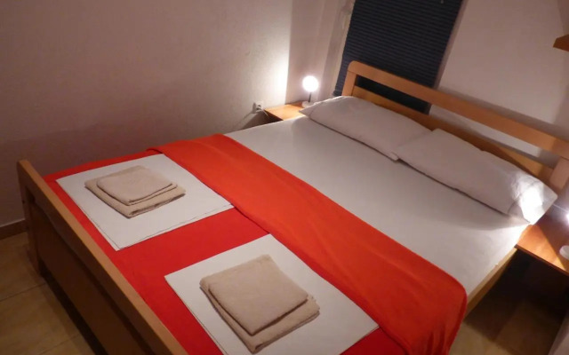 Apartments with a parking space Baska Voda, Makarska - 16517