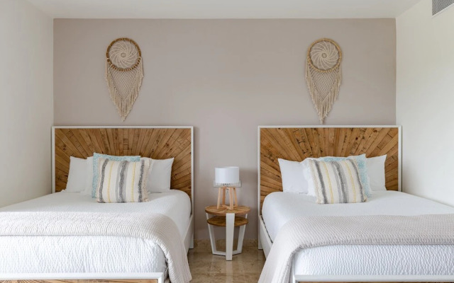 Casa El Secreto 2 Bedroom Condo by Redawning