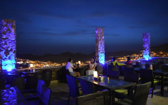 Tetra Tree Hotel