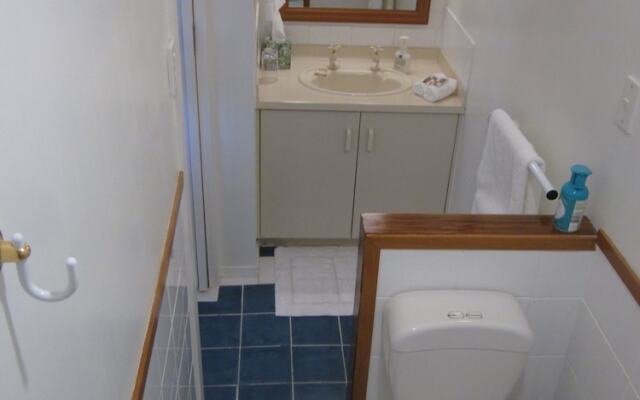 Abundante B&B on 8 Marlowe