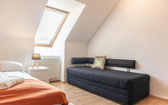 Lovely 2 Apartments - Suitable for Long Stays