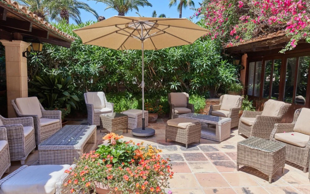 Petit Hotel Restaurante Ses Rotges - Adults Only