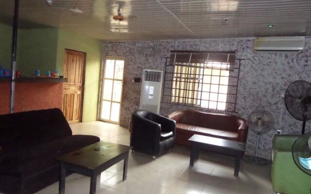 Phadis Hotel