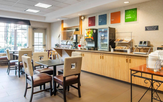 Comfort Suites Salem