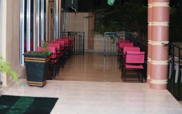 Parigha Hotel