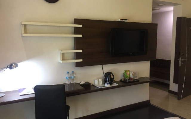 Flora Airport Hotel and Convention Centre Kochi