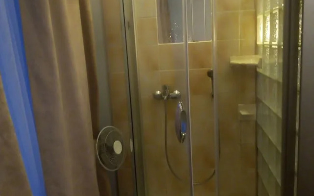 6 Rooms Mini-Hotel - Hostel