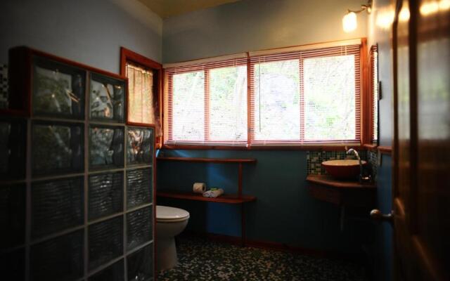 Jungle House next to Refugio la Brisa del Diablo