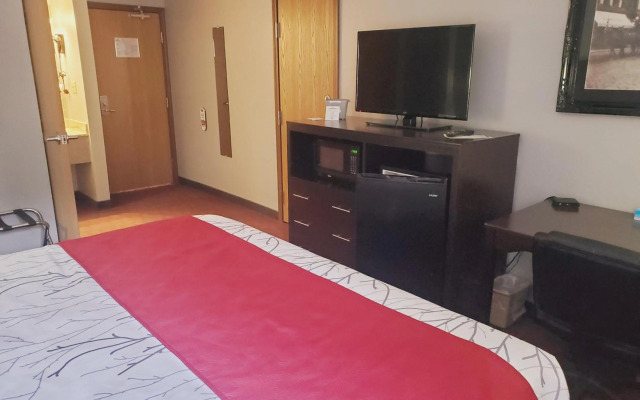 Blackstone Lodge & Suites