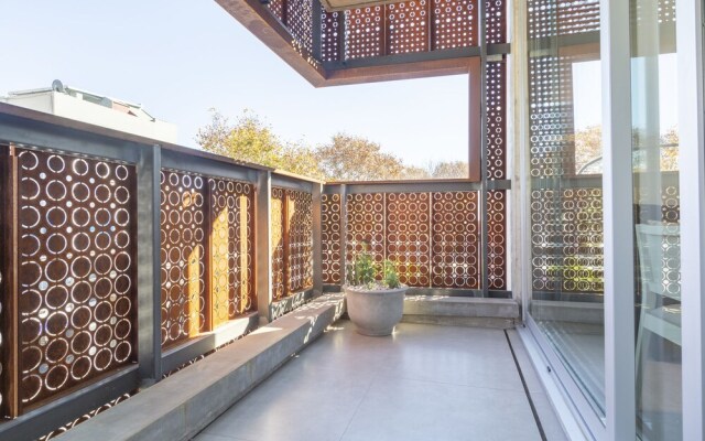 Floralis Suites by Be Local