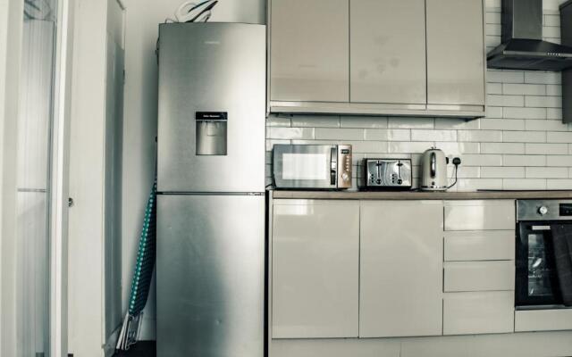 Dealhouse Apartments 10