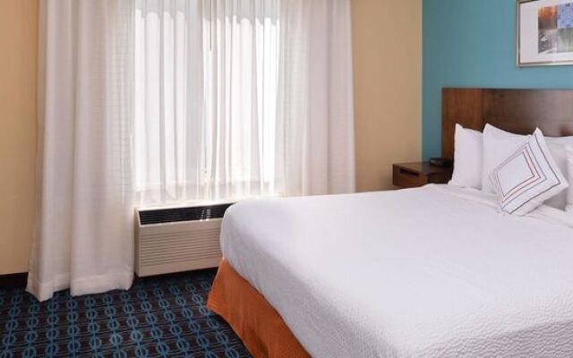 Fairfield Inn and Suites by Marriott Troy Ohio