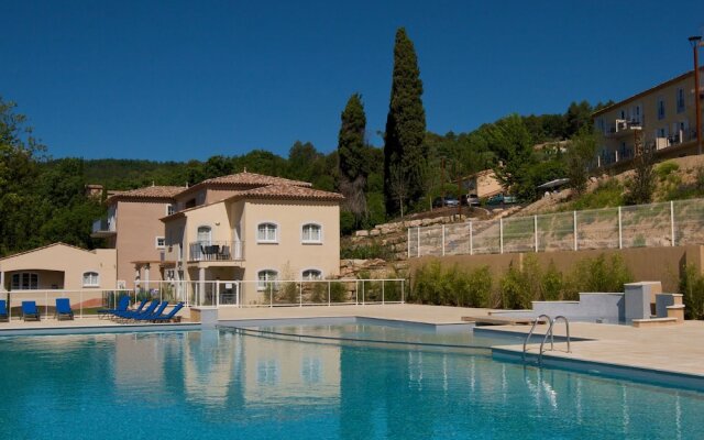 Neat Apartment With Dishwasher, In The Middle Of Provence