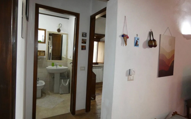 SCAPPO IN UMBRIA, Porta Leone