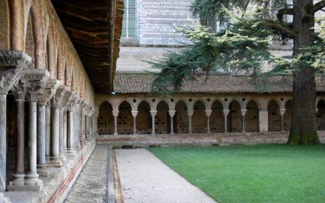 Pretty Holiday Home With Terrace, Garden, Barbecue, Veranda