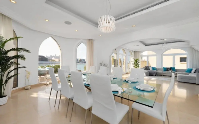 Maison Privee - Ultra-Luxury Villa w/ Private Pool & Beach on Palm