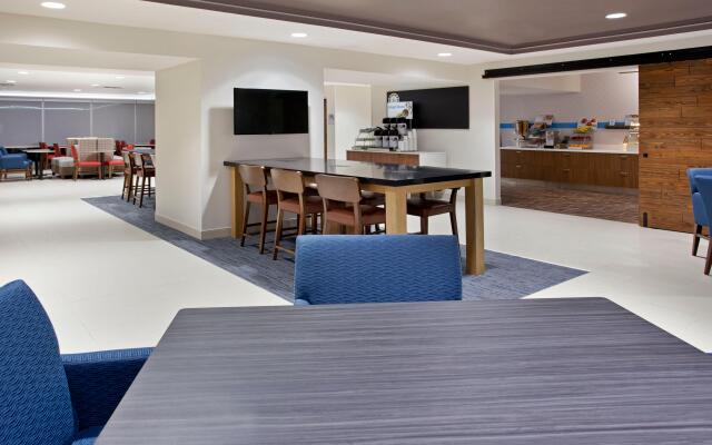 Holiday Inn Express & Suites Austin Downtown - University by IHG