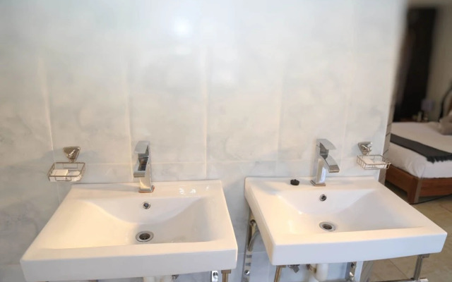 Denver Echo- Executive Guest House