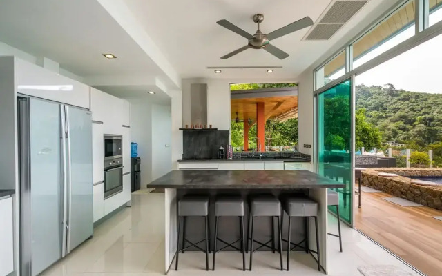 Parinda Villa in Naka Hills