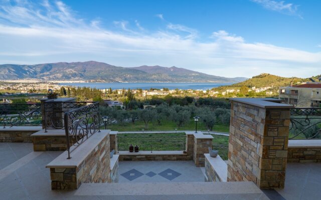 Paul's American Mansion- Volos suburb