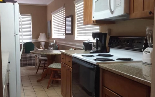Izzy's Place by Wagner Realty