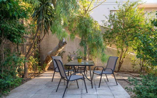 CHROMA Lodge Rafina