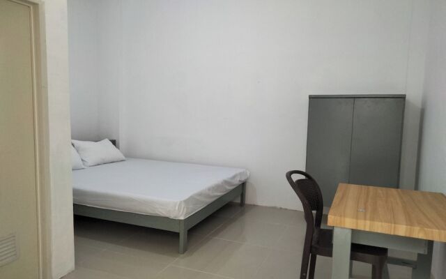 OYO Life 93054 Th Residence 135 Syariah