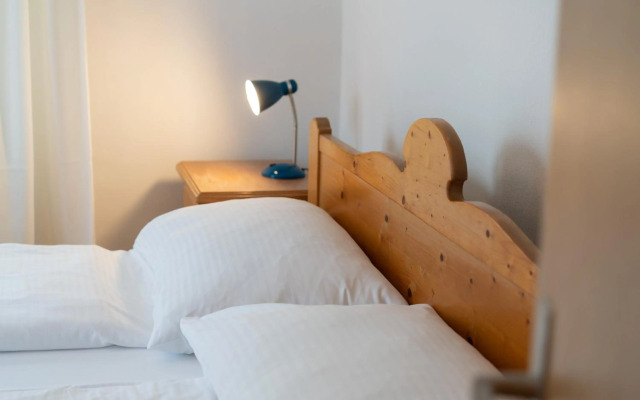 Between Lakes Apartments