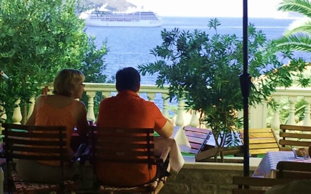 Garni Hotel Bokeška Noć