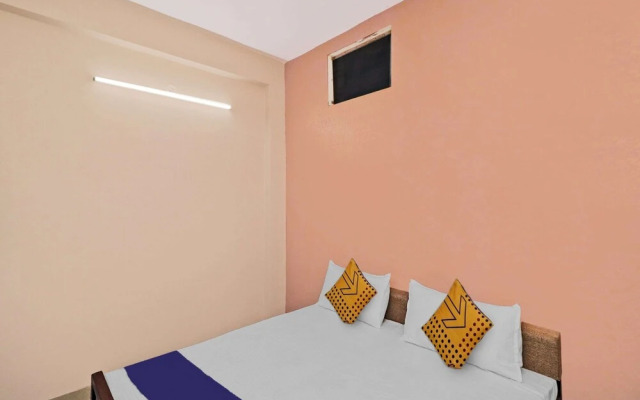 SPOT ON 37467 Shivram Hotel