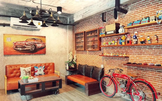 Yotaka The Hostel