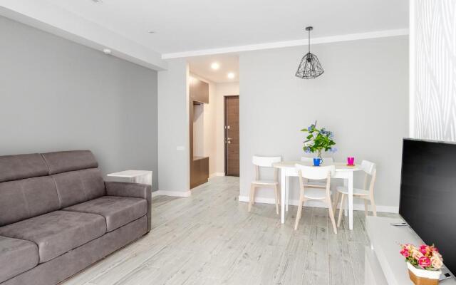 Green Line Apartment