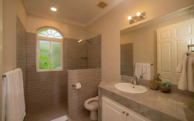 Colina 8F - 2 bdr 2 Bath