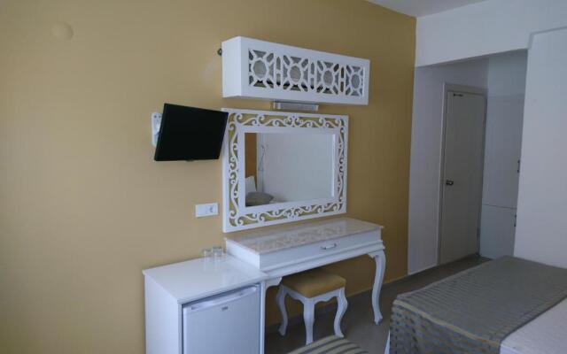 Ata Lagoon Beach Hotel