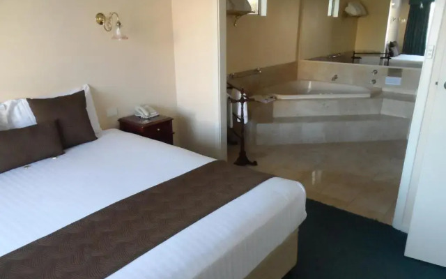 The Clifton & Grittleton Lodge