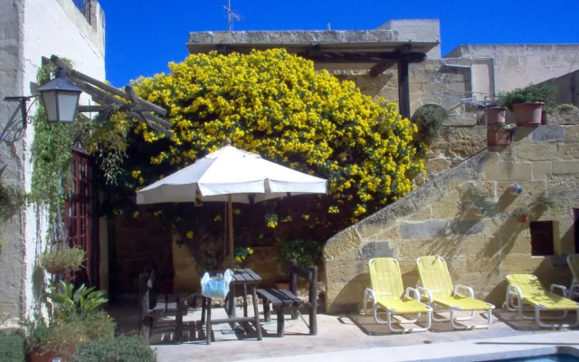 Spacious &comfortable, Traditional Villa- Large Private Pool, Terraces & Views