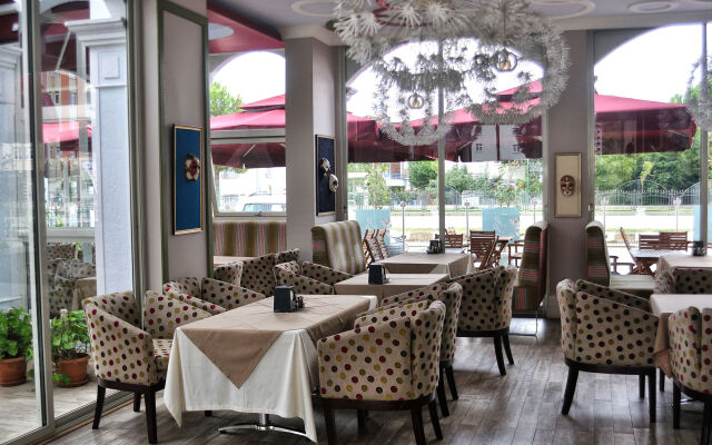 Grand Atakum Hotel