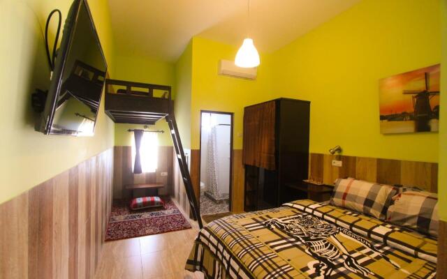 Oasis Studio Hotel Satu