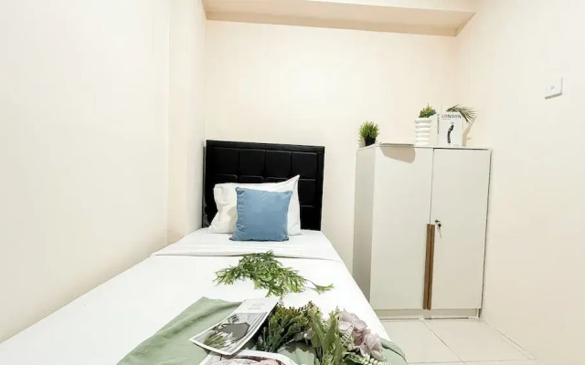 Basic 2Br Apartment At Green Palm Residence