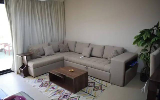 Whispering Waters, Two Bedroom With a Garden, Azha
