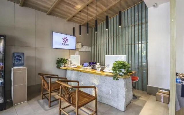 Zhengzhou Jujing Hotel