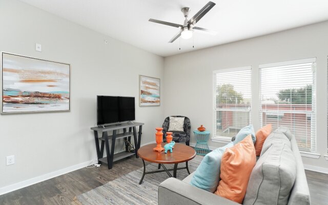 Modern Downtown Apartments by Frontdesk