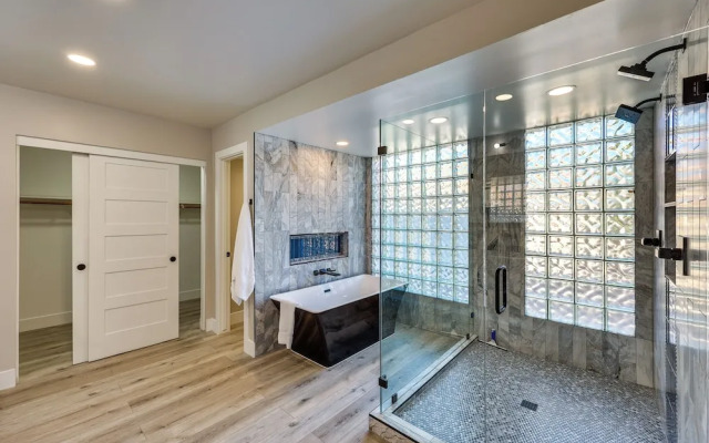 Scottsdale Oasis w/ Pool & Putting Green!