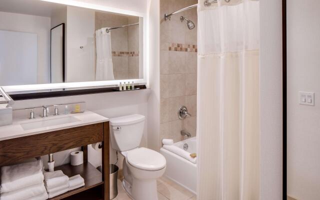 DoubleTree by Hilton Hotel & Suites Jersey City